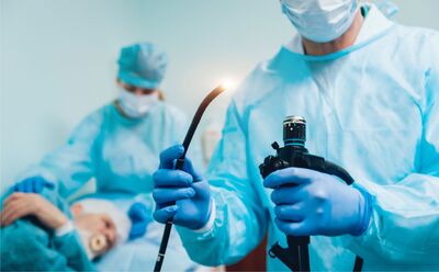 Узнайте причину боли в животе